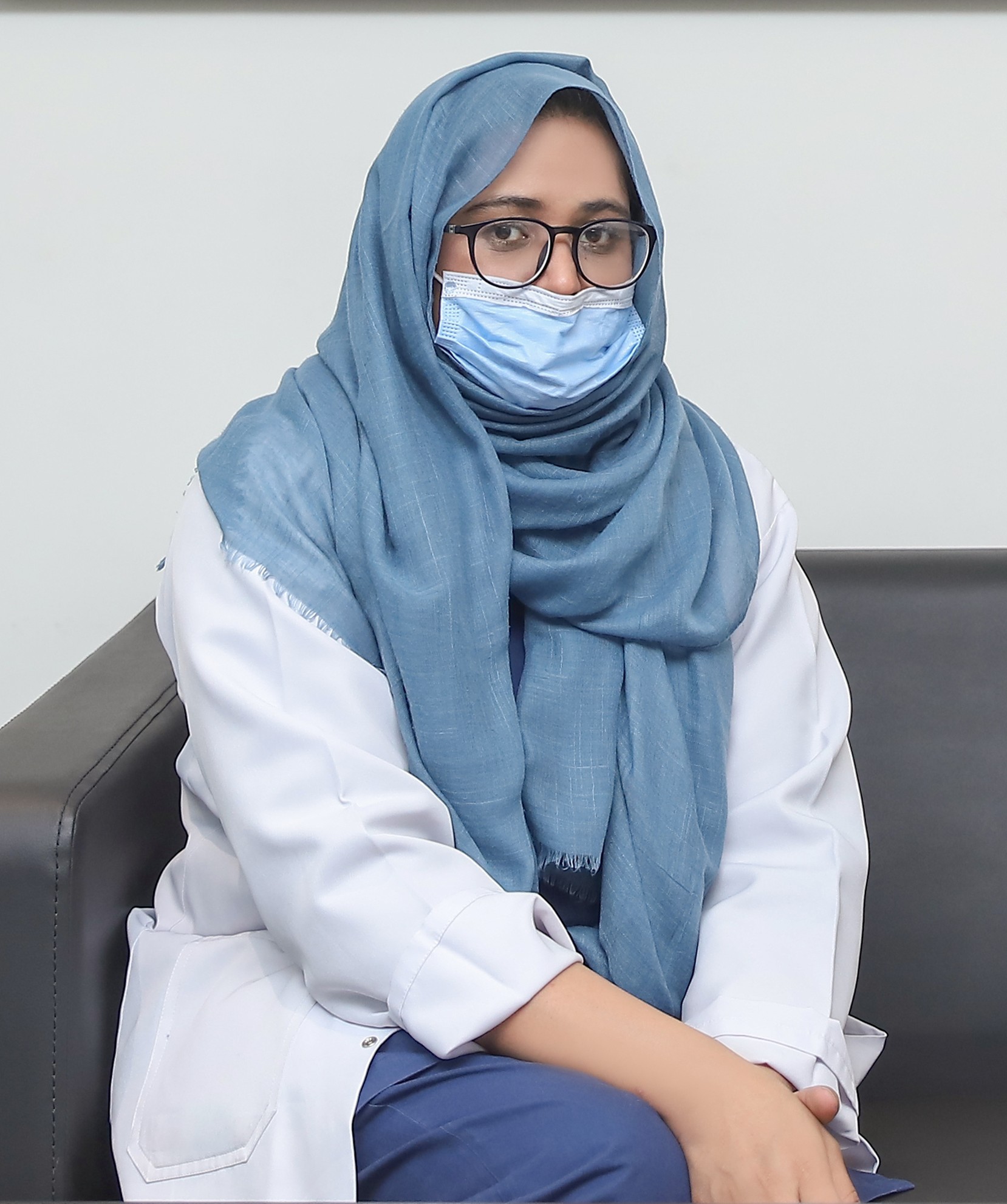 Dr. Sara B. - Lead Surgeon